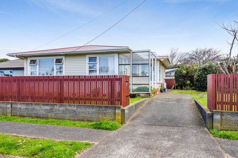 Photo of property in 13 Dixon Avenue, Hawera, 4610