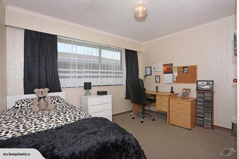 Photo of property in 43 Cedar Crescent, Feilding, 4702