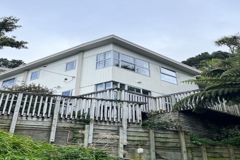 Photo of property in 18 Norna Crescent, Kelburn, Wellington, 6012