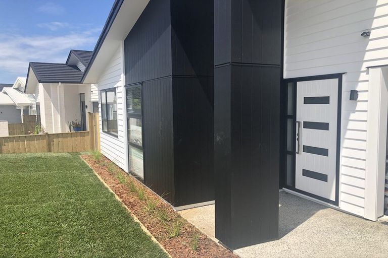 Photo of property in 9 Davey Crescent, Orewa, 0931