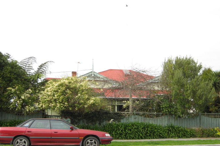 Photo of property in 272 Courtenay Street, Strandon, New Plymouth, 4312