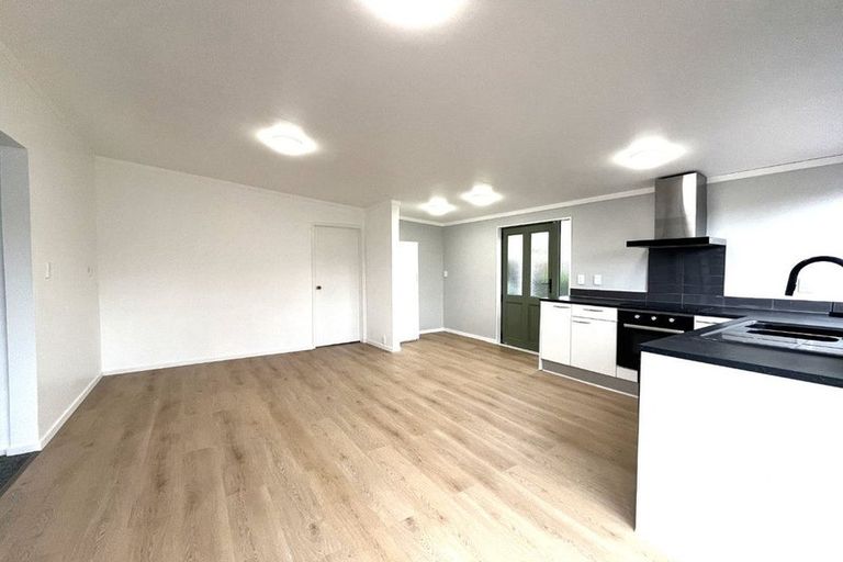 Photo of property in 7 Barrys Road, Glendene, Auckland, 0602