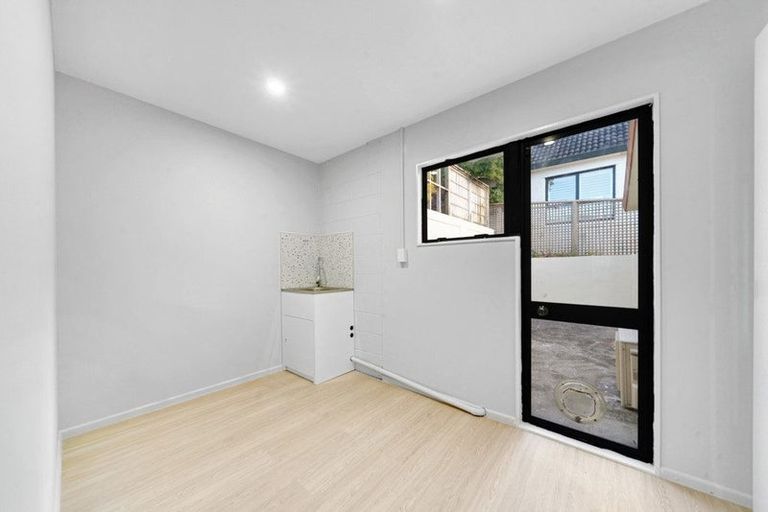 Photo of property in 1/14 Santa Monica Place, Goodwood Heights, Auckland, 2105