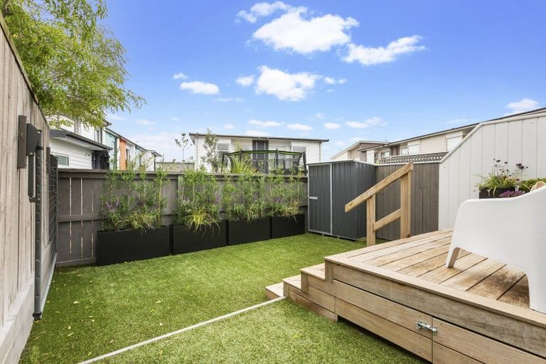 Photo of property in 5 Walter Merton Road, Hobsonville, Auckland, 0616