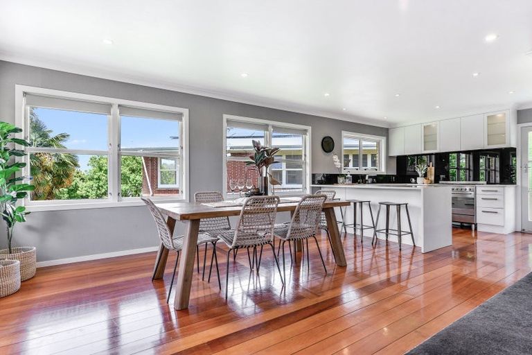 Photo of property in 6 Mcgregor Place, Hillcrest, Hamilton, 3216