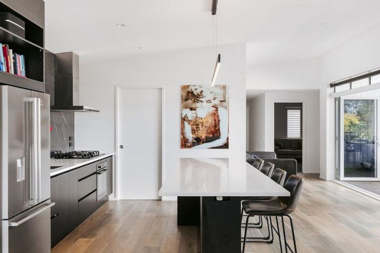 Photo of property in 9 Washingtonia Way, Omokoroa, 3114