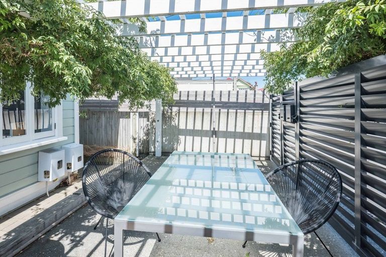 Photo of property in 1 Overtoun Terrace, Hataitai, Wellington, 6021