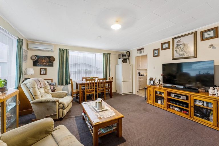 Photo of property in 256b Wellington Road, Wainuiomata, Lower Hutt, 5014