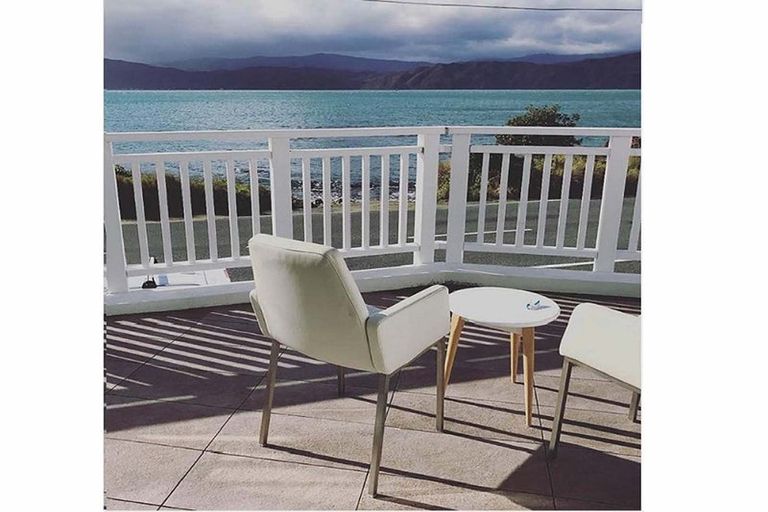 Photo of property in 163 Marine Parade, Seatoun, Wellington, 6022