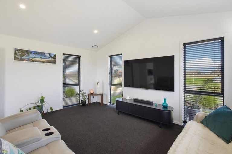 Photo of property in 3 Awatea Drive, Whitianga, 3510