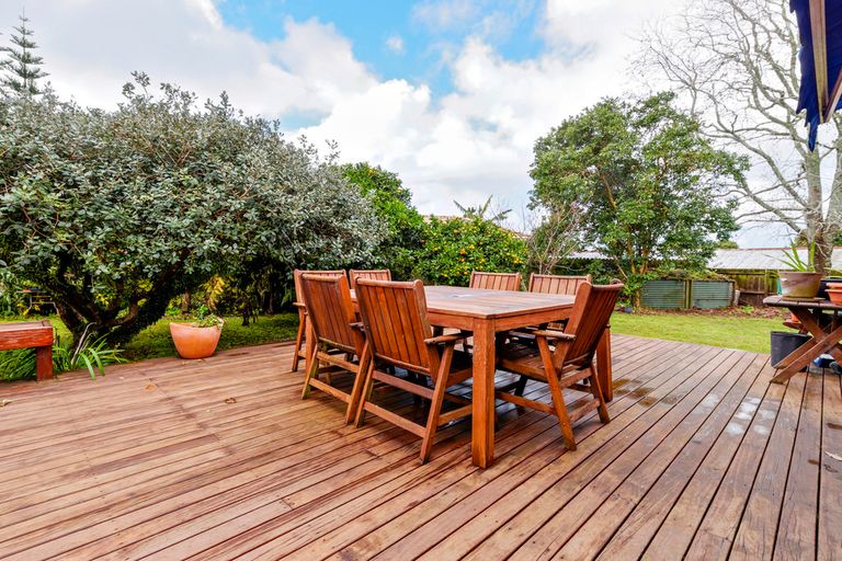 Photo of property in 6 Sturges Road, Henderson, Auckland, 0610