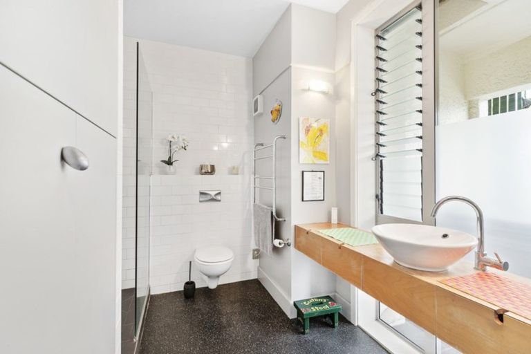 Photo of property in Samoa High Commission, 3/1 Wesley Road, Kelburn, Wellington, 6012