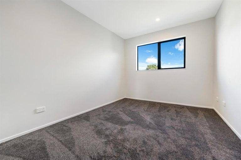 Photo of property in 76a Botany Road, Botany Downs, Auckland, 2010