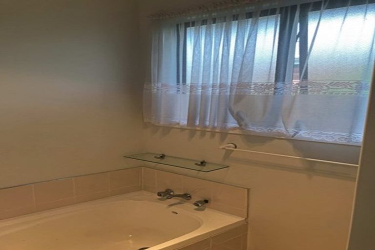 Photo of property in 59 Andrew Road, Howick, Auckland, 2010