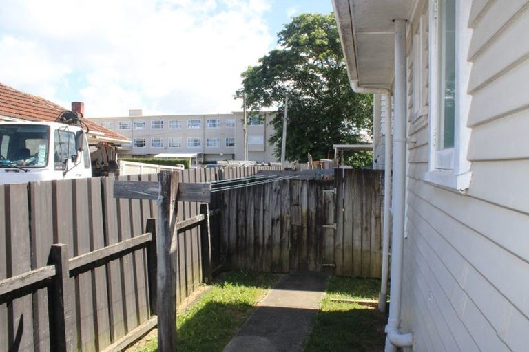 Photo of property in 1 Daniel Avenue, Mangere East, Auckland, 2024