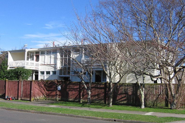 Photo of property in 7 Crewe Crescent, Hokowhitu, Palmerston North, 4410