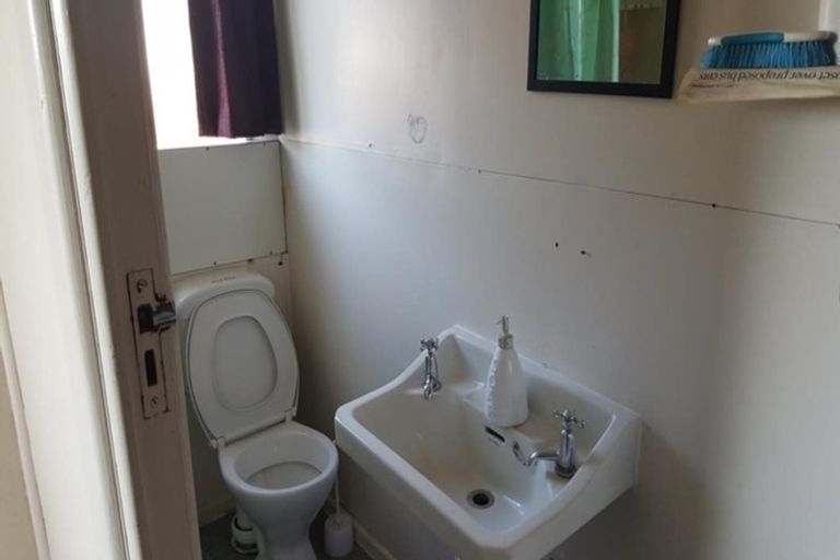 Photo of property in 100 Mackenzie Avenue, Woolston, Christchurch, 8023