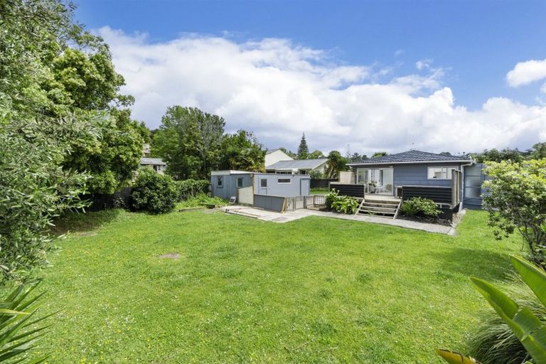 Photo of property in 2/5 Mannering Place, Hillcrest, Auckland, 0627