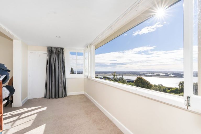 Photo of property in 40 Major Hornbrook Road, Mount Pleasant, Christchurch, 8081