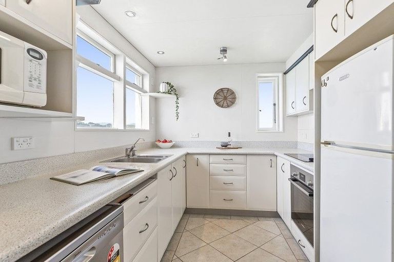 Photo of property in Gateway Apartments, 19 Maida Vale Road, Roseneath, Wellington, 6011