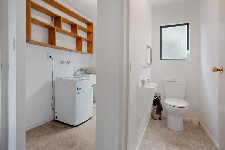 Photo of property in 35 Pohutukawa Drive, Athenree, Katikati, 3177