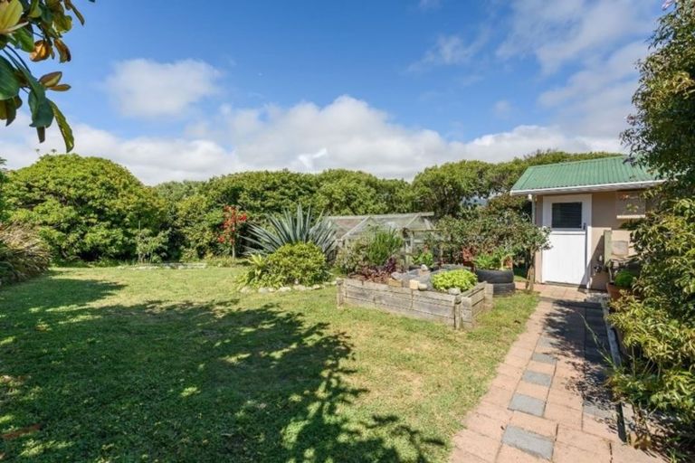 Photo of property in 7 Hodgkins Road, Waikanae Beach, Waikanae, 5036
