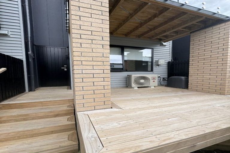 Photo of property in 48 Parkwood Avenue, Westgate, Auckland, 0614