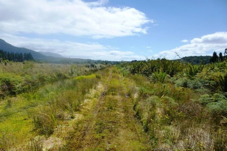 Photo of property in Moana-rotomanu Road, Moana, 7875