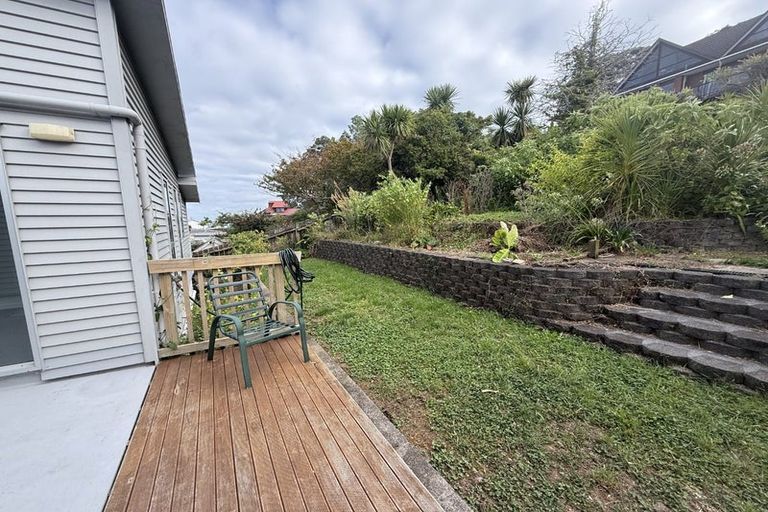 Photo of property in 18 Zita Avenue, Matakatia, Whangaparaoa, 0930