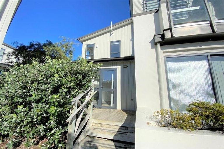 Photo of property in 2/10 Silver Moon Road, Albany Heights, Auckland, 0632