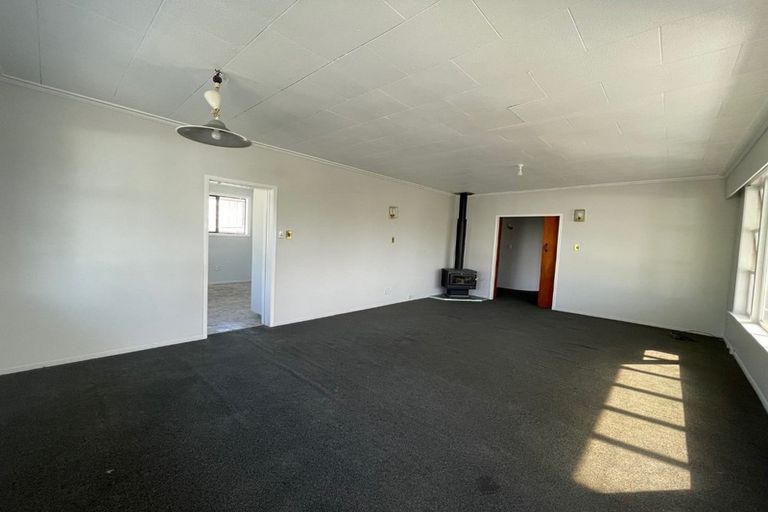 Photo of property in 23 Evans Road, Glen Eden, Auckland, 0602