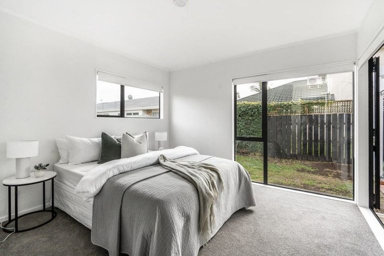 Photo of property in 3 Glucina Avenue, West Harbour, Auckland, 0618