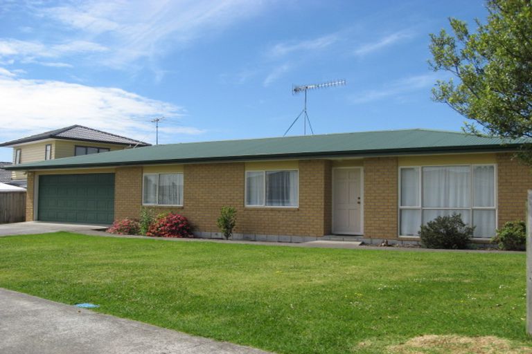 Photo of property in 15 Hocken Place, Mangere Bridge, Auckland, 2022