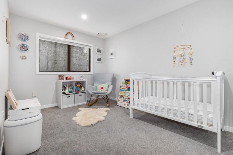 Photo of property in 2/24 Acheron Road, Paremata, Porirua, 5026