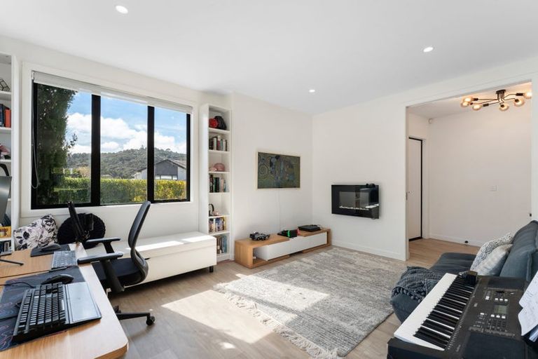 Photo of property in 3 Vogwill Road, Kumeu, 0810