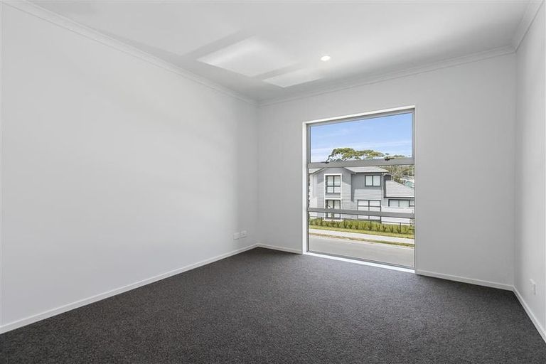 Photo of property in 36 Vincent Mcgrath Crescent, Swanson, Auckland, 0614