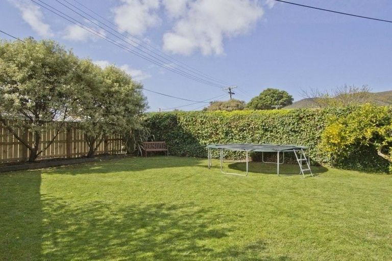 Photo of property in 3 Jutland Street, Waterloo, Lower Hutt, 5011
