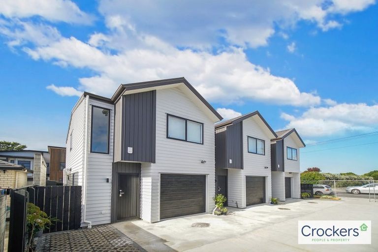 Photo of property in 83c Russell Road, Manurewa, Auckland, 2102