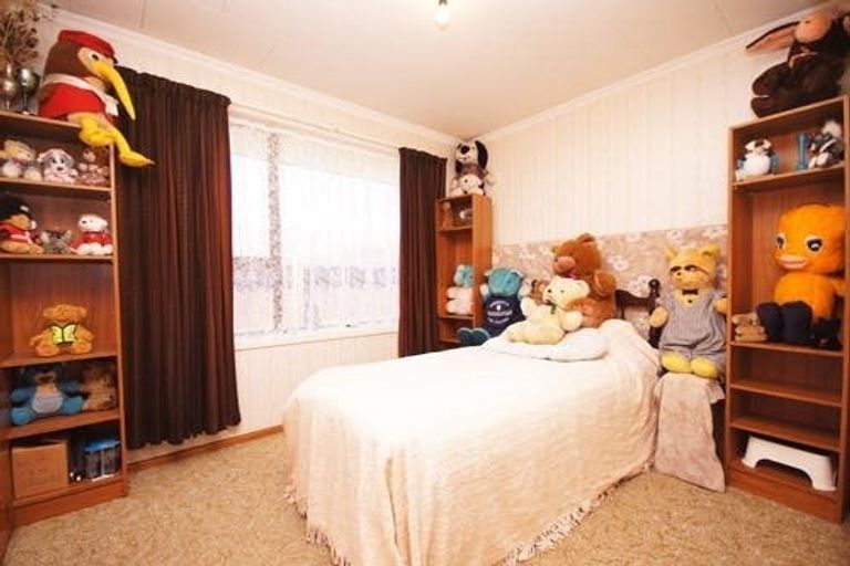 Photo of property in 61 Denise Crescent, Hornby, Christchurch, 8042