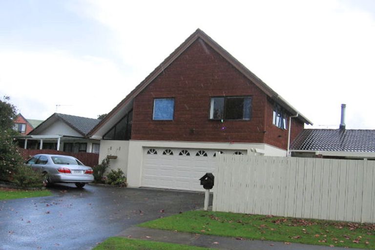 Photo of property in 10 Orinda Close, Botany Downs, Auckland, 2010