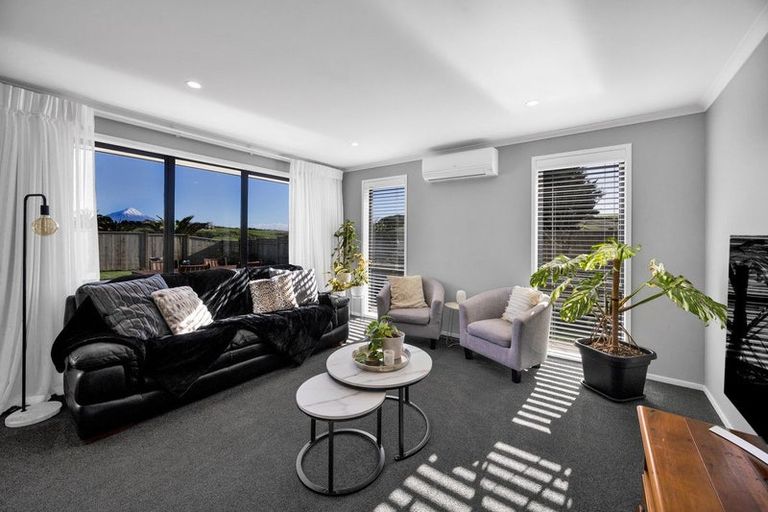 Photo of property in 32 Larlin Drive, Hawera, 4675