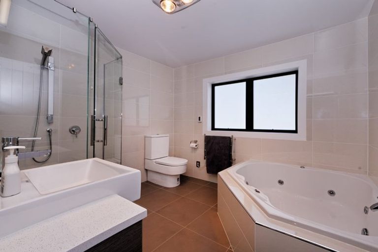 Photo of property in 92 Schnapper Rock Road, Schnapper Rock, Auckland, 0632