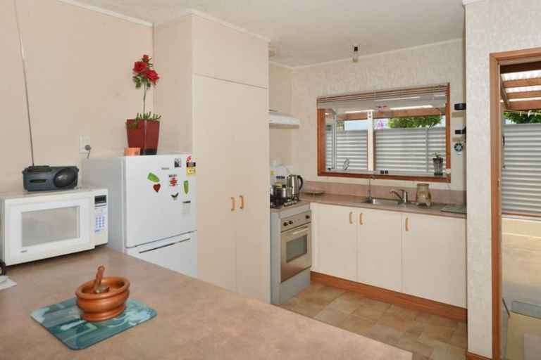 Photo of property in 8 Mountain Road, Morningside, Whangarei, 0110