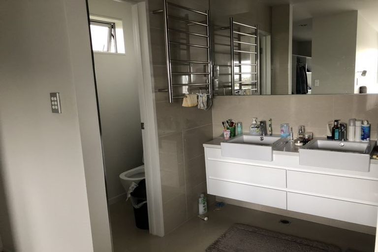 Photo of property in 17a Wyoming Avenue, Murrays Bay, Auckland, 0630