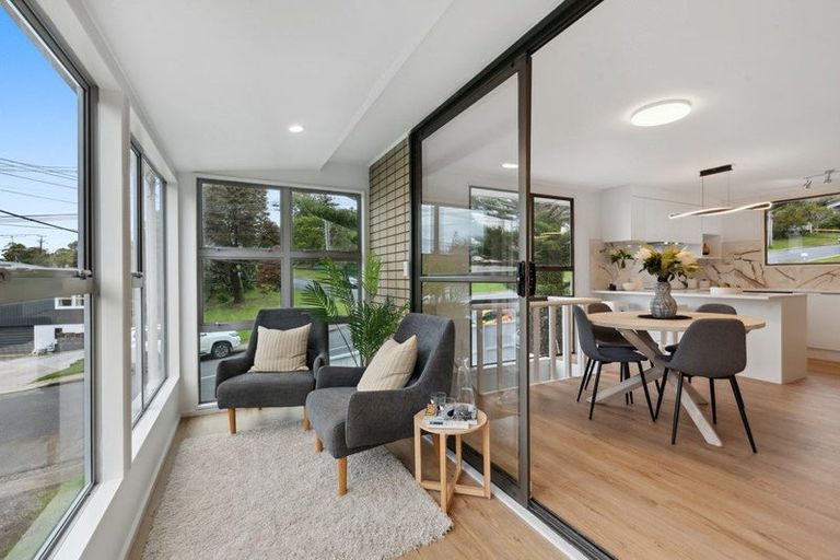 Photo of property in 1/16 Hogans Road, Glenfield, Auckland, 0629