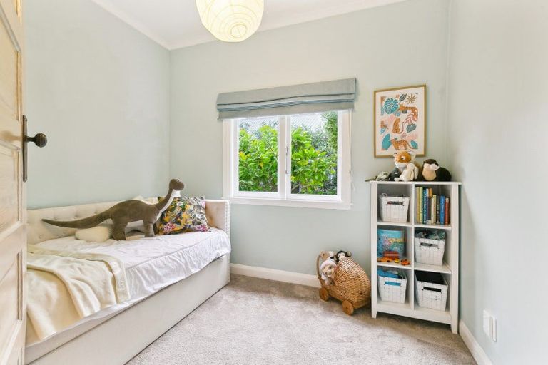 Photo of property in 159 Queens Drive, Lyall Bay, Wellington, 6022