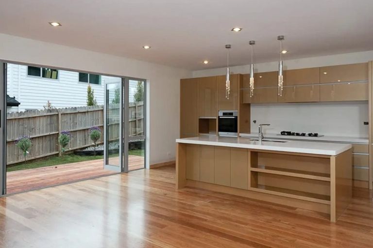 Photo of property in 13 Pin Oak Drive, Schnapper Rock, Auckland, 0632
