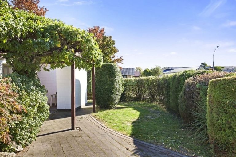 Photo of property in 2/23 Glenside Avenue, Ilam, Christchurch, 8041