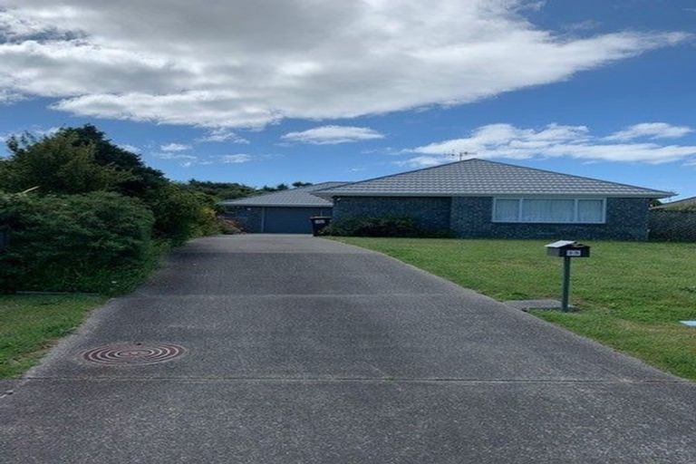 Photo of property in 35 Spackman Crescent, Paraparaumu, 5032
