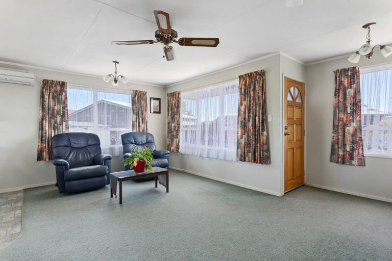 Photo of property in 15b Farnworth Crescent, Whakatane, 3120